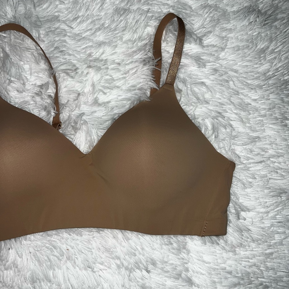 ThirdLove Nude Seamless Tan Bra size Large Wire Free